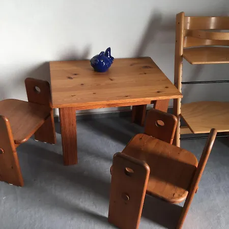 アパート Komfortferienwohnung In Ruhiger Lage Mit 128qm In *